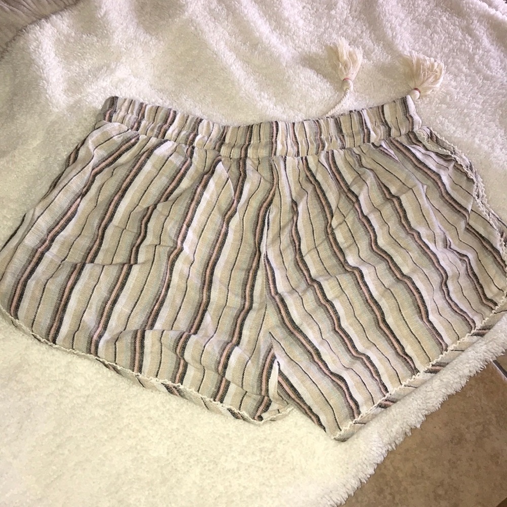 Linen Lounge Shorts 🦋 - Picture 3 of 3